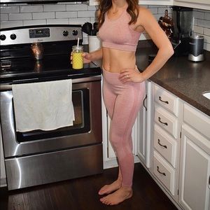Seamless leggings & matching sports bra